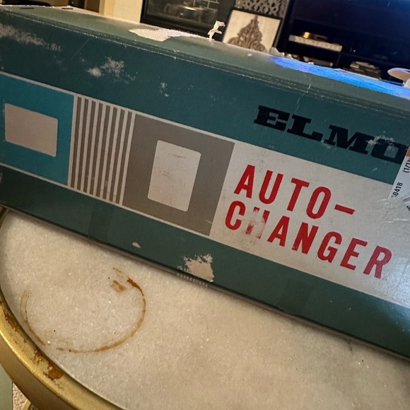 Elmo Auto Changer Slide Projector & Color Transparencies - Picture 9 of 9